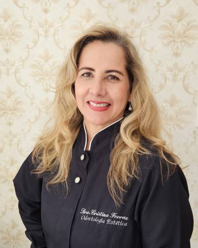 Dra. Cristina Vioti Maria Ferraz — Especialista em Dentística Restauradora e Ortodontia e responsável Técnica da CVM Odontologia, CVM Odontologia